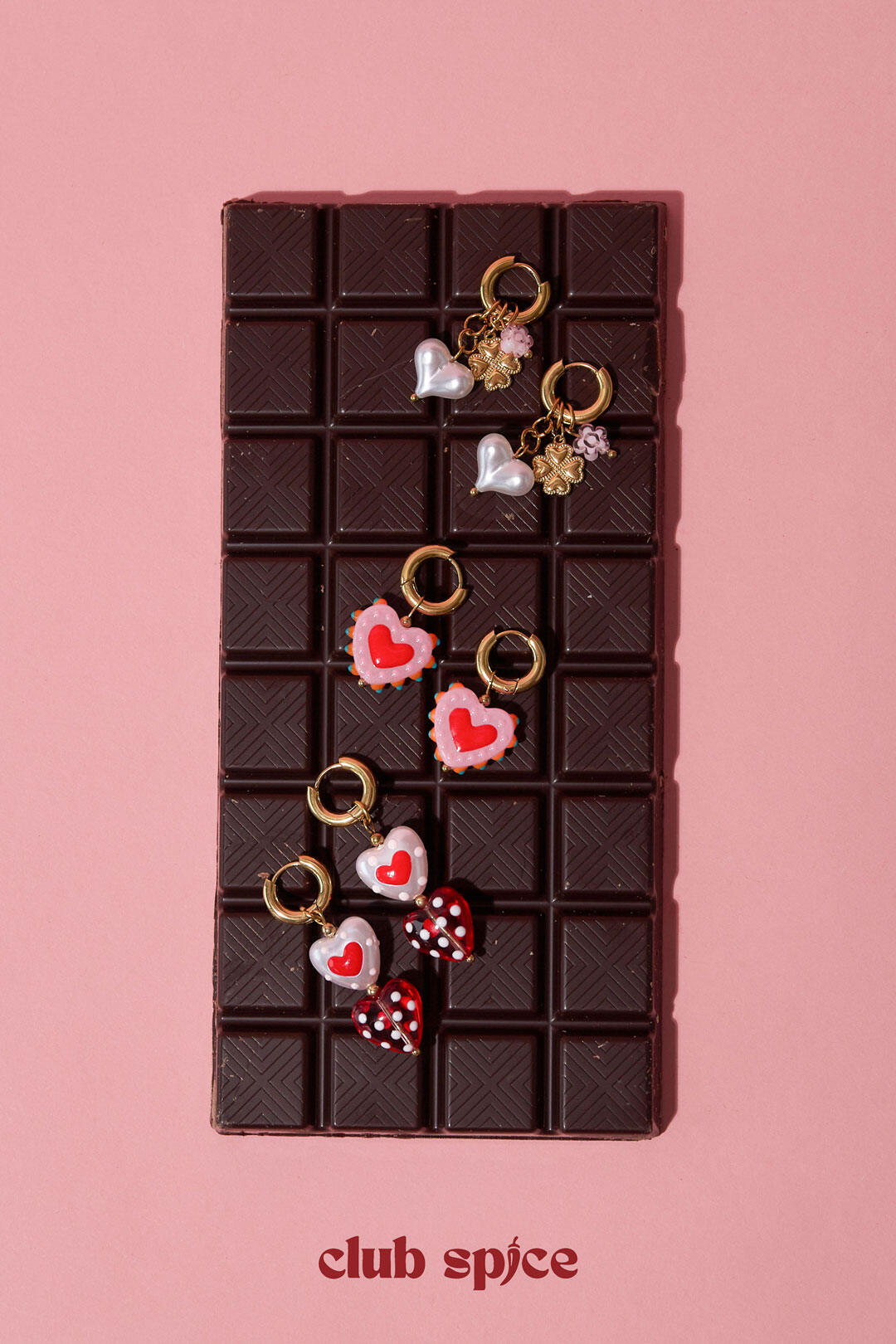 Ohrringe mit Herzmotiv im Bonbon-Stil