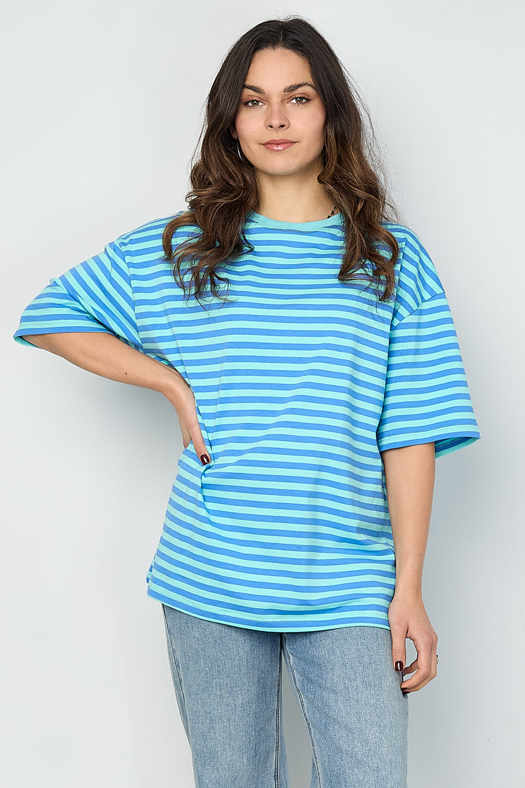Das bunt gestreifte T-Shirt