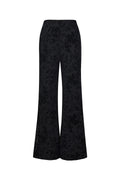 Mesh-Hose mit floralem Wildledermuster – passend zum Outfit