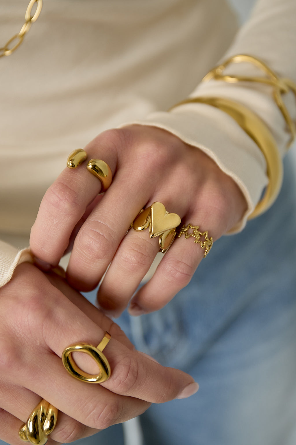 Statement-Ring mit tropfenförmigen Details und Herz