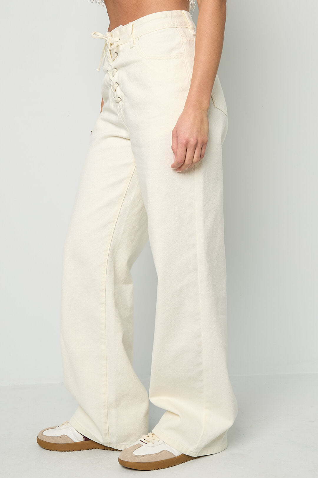 Jeans mit Schnürung