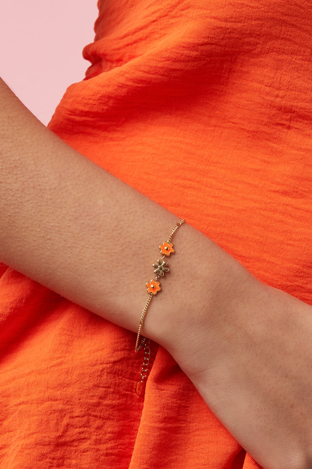 Armband mit bunten Blumen