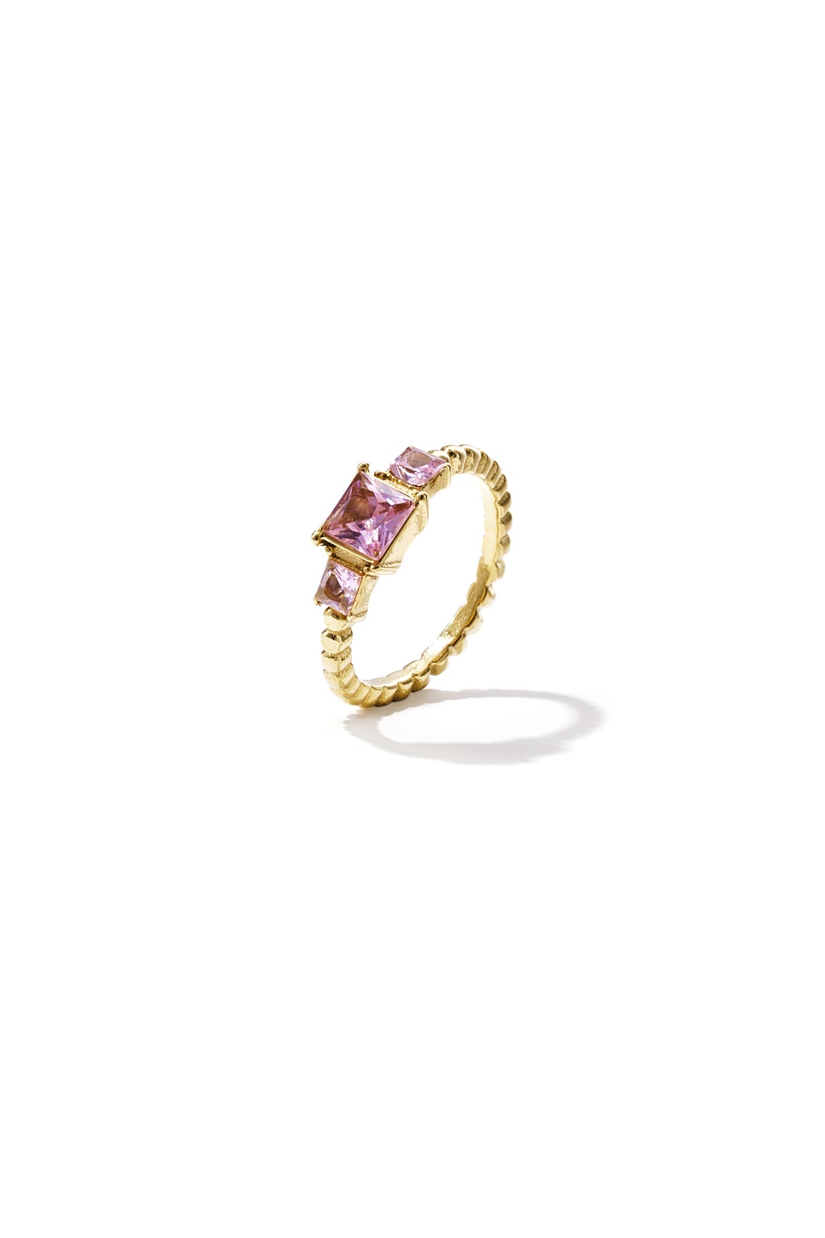 Ring mit quadratischen Steinen