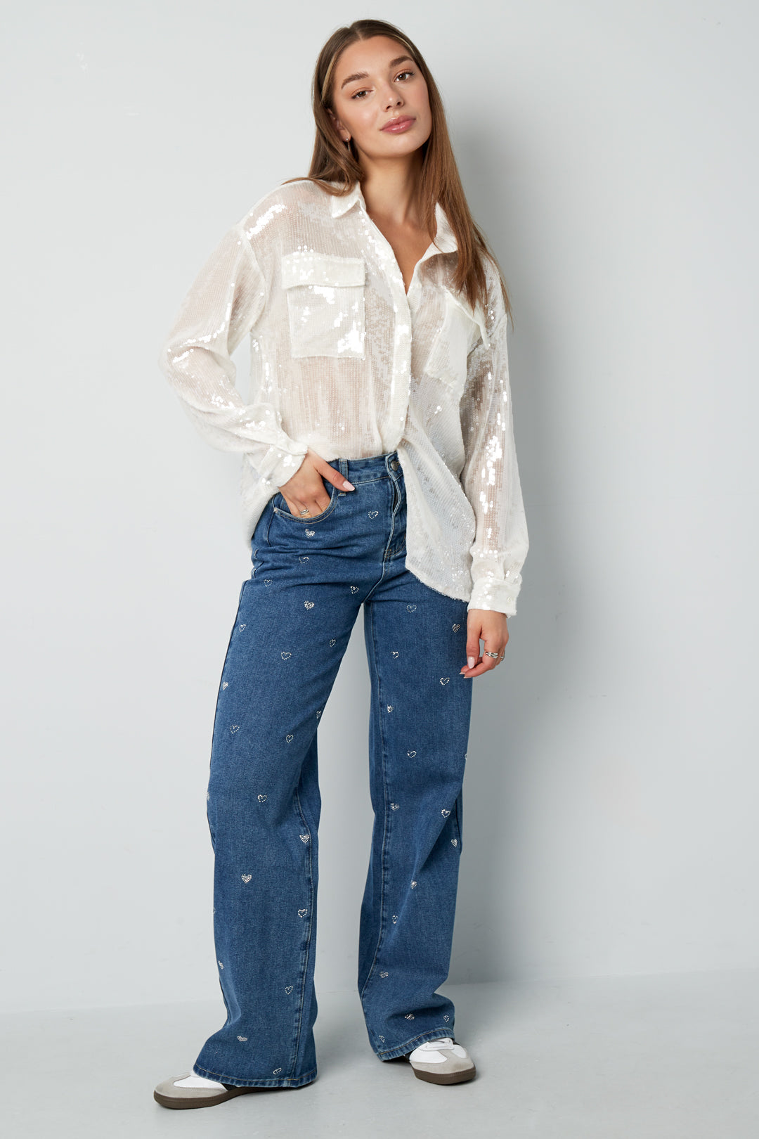 Gewebte Polyesterfasern Damenbluse Elegante Einfarbigkeit Frühling/Sommer