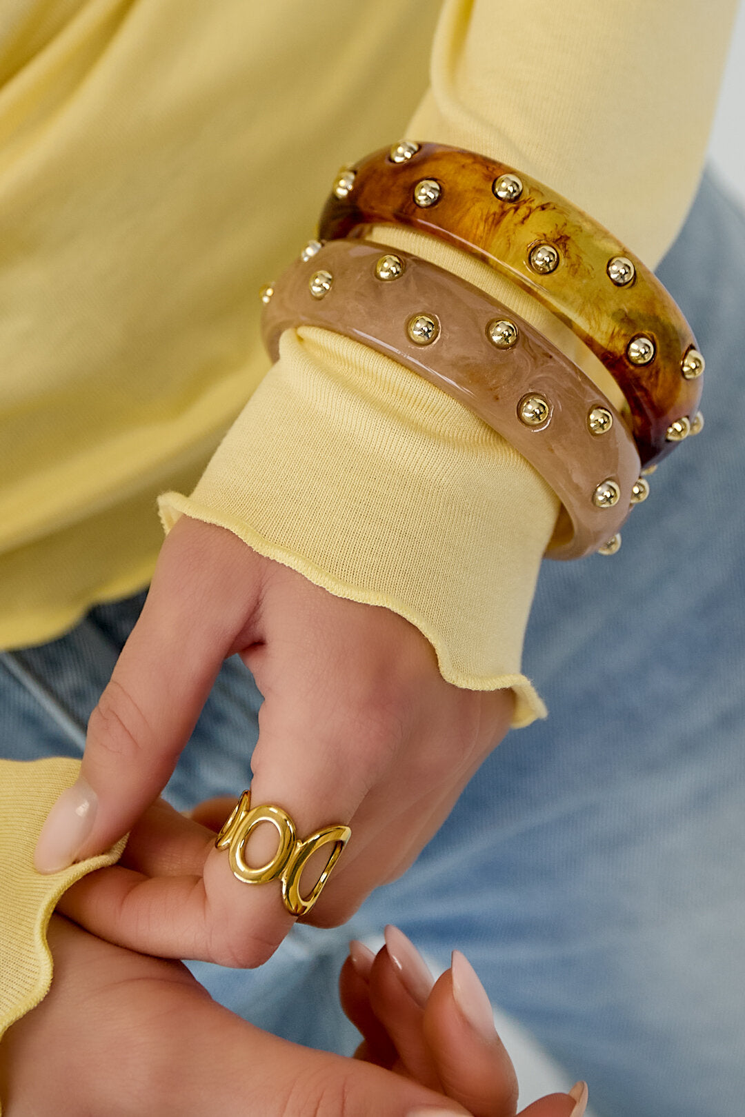 Armbänder mit Punktmuster