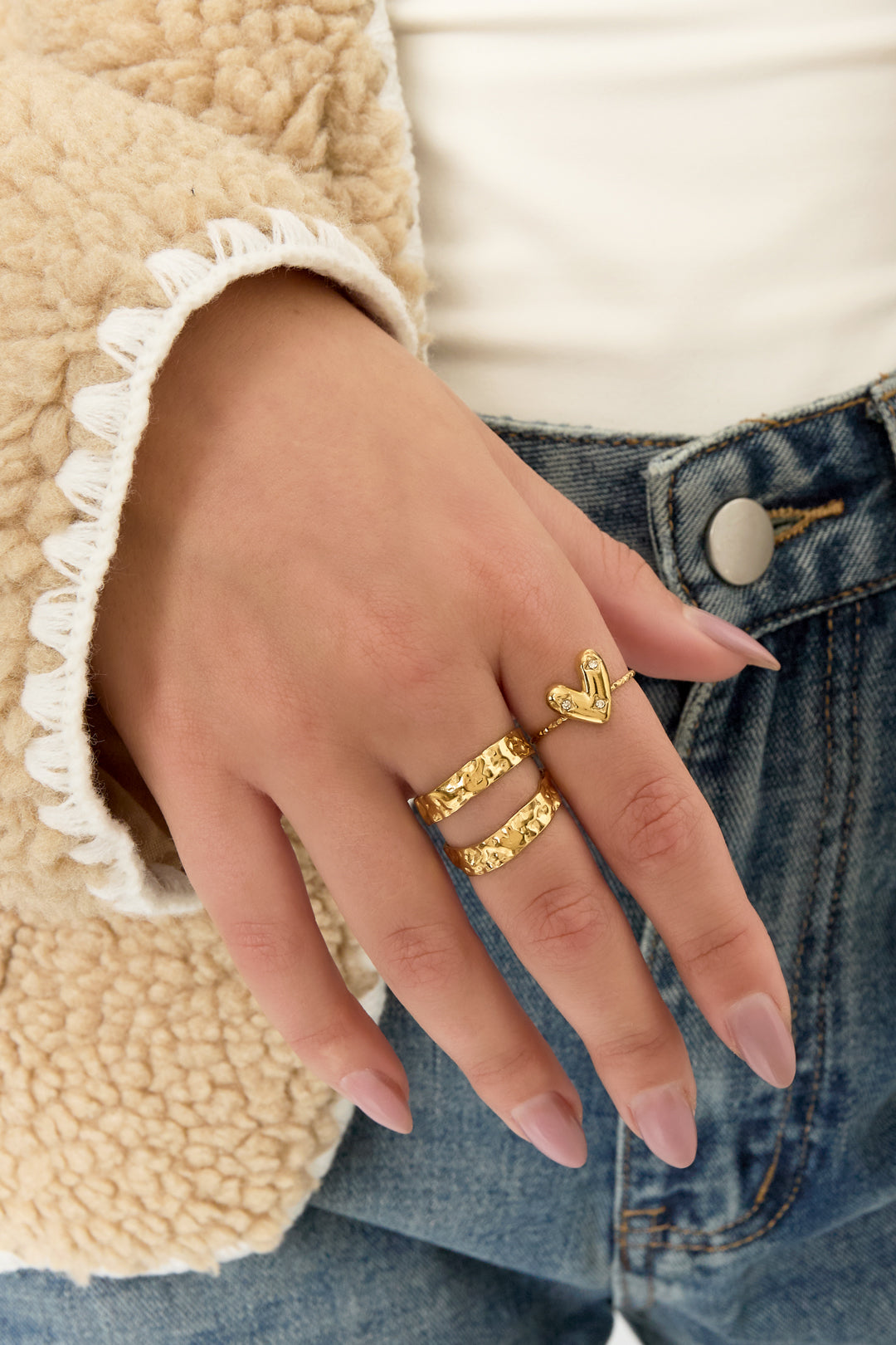 Verstellbarer Ring mit verziertem Herz